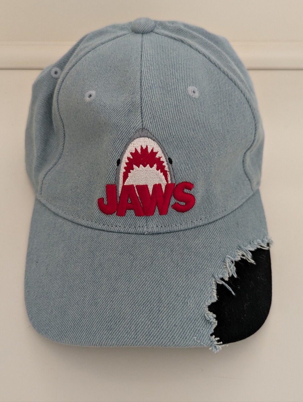 NWOT! Universal Studios Jaws Embroidered Hat In Light Blue